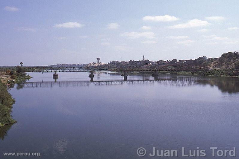 Pont sur le fleuve Chira, Piura