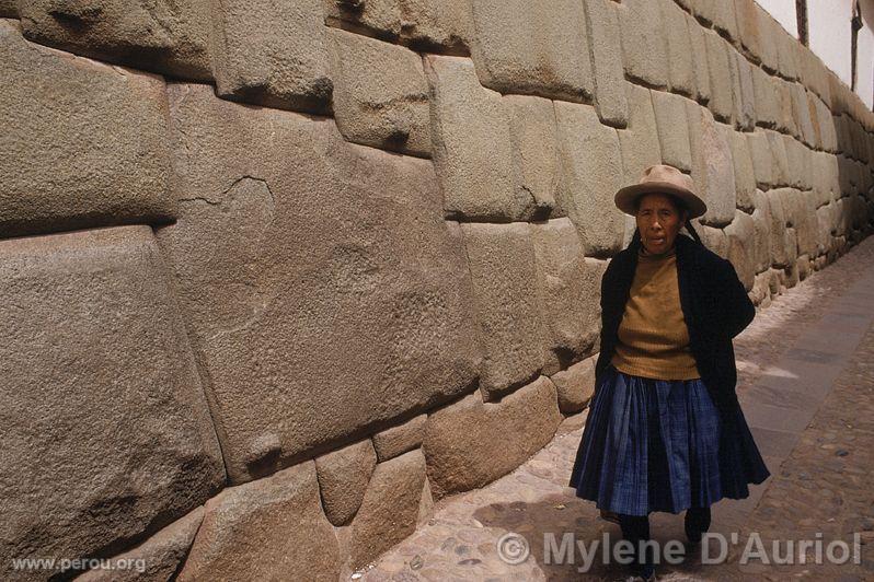 Pierre à Douze Angles (HatunRumiyoc), Cuzco