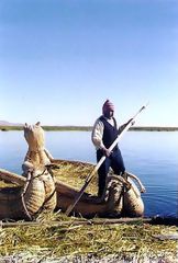 Radeau de roseaux, Uros