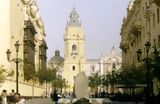 Passage  la Plaza de Armas, Lima