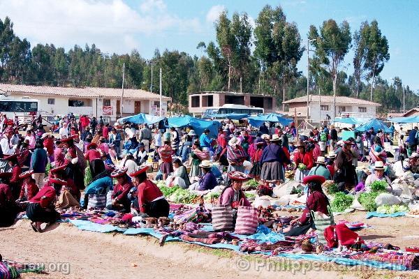 Le coloré marché du village de Chinchero, Chincheros