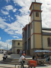 Vue de côté de la cathédrale, Moyobamba