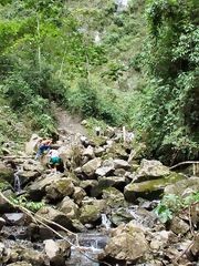 Début de la montée aux cascades (Río Negro), Rioja