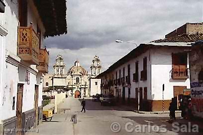 Rue et glise de Cajamarca